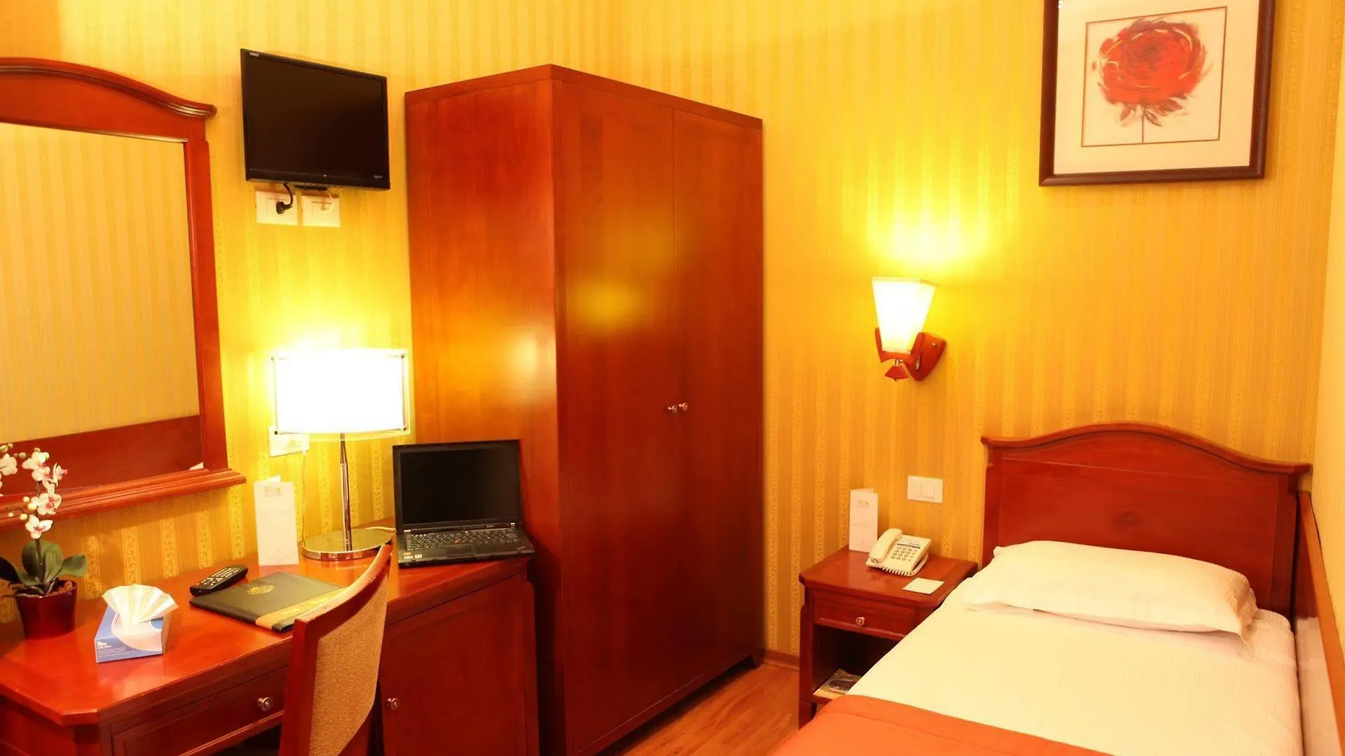 Augusta Lucilla Palace Rome Hotel