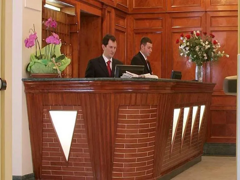 **** Hotel Augusta Lucilla Palace Rom Italien
